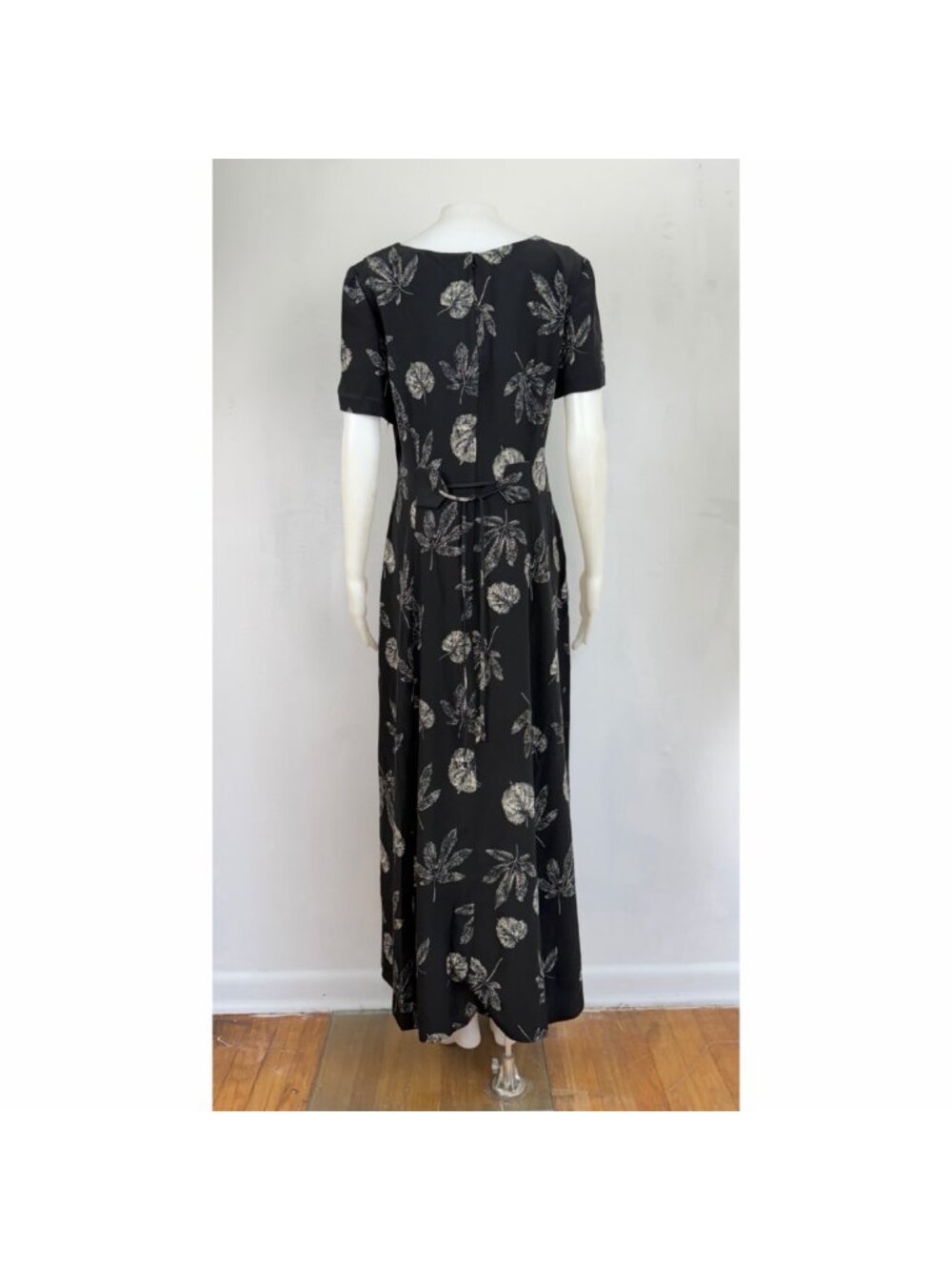 Vintage Leaf Print Silk Maxi Dress Size Medium 90s Black Short Sleeve A-Line - Picture 5 of 9